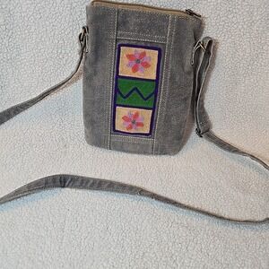 Vintage Addiction Purse/Bag Crossbody Recycle Canvas‎ Embroidered Flower Boho